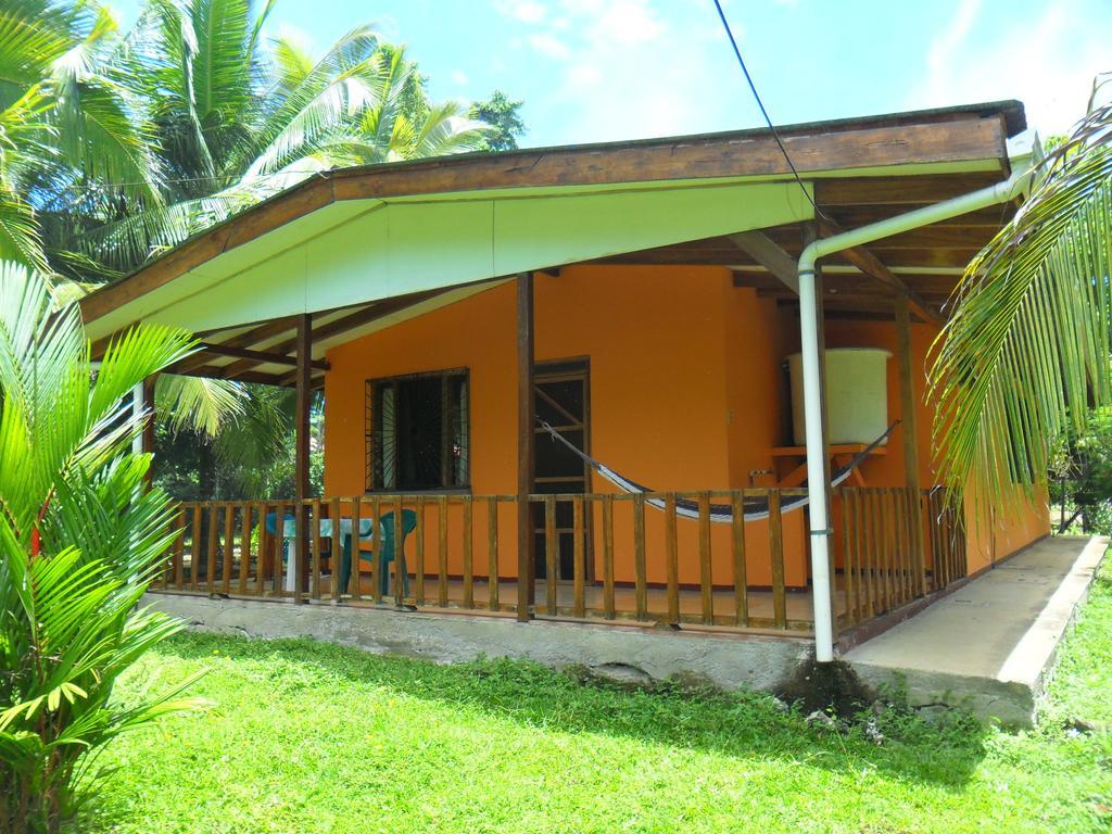 Cabinas Caribe Luna Cahuita Exterior foto