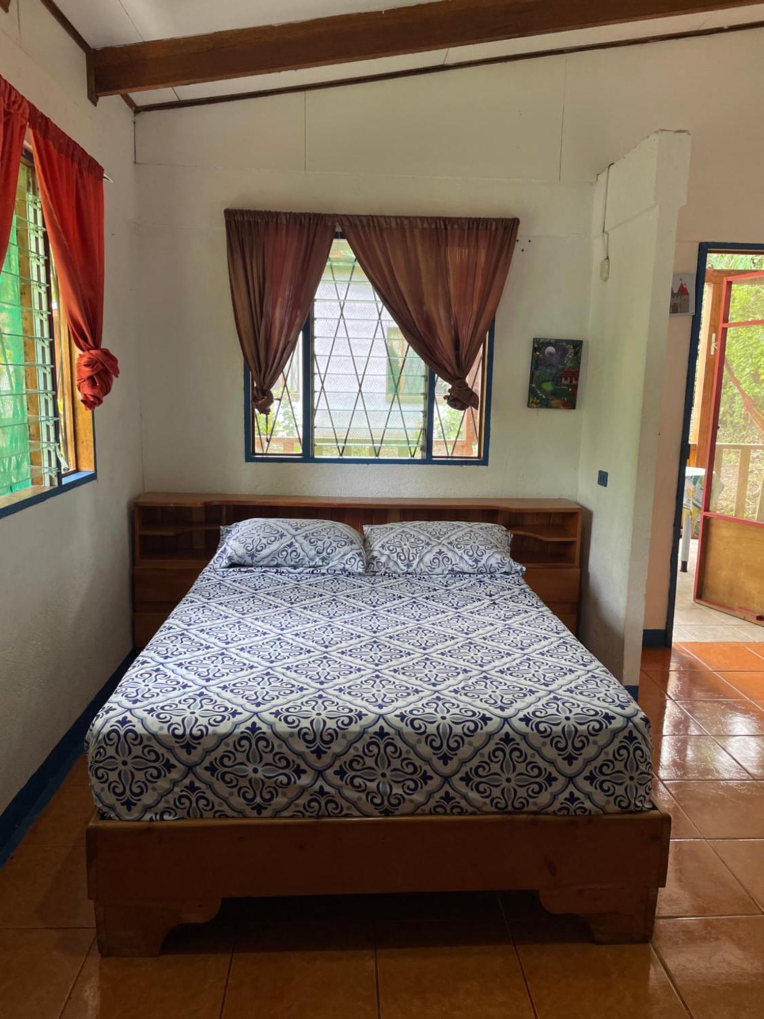 Cabinas Caribe Luna Cahuita Exterior foto